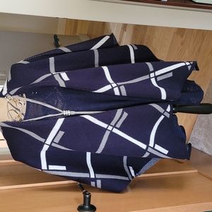 Soft warm classy poncho, like new